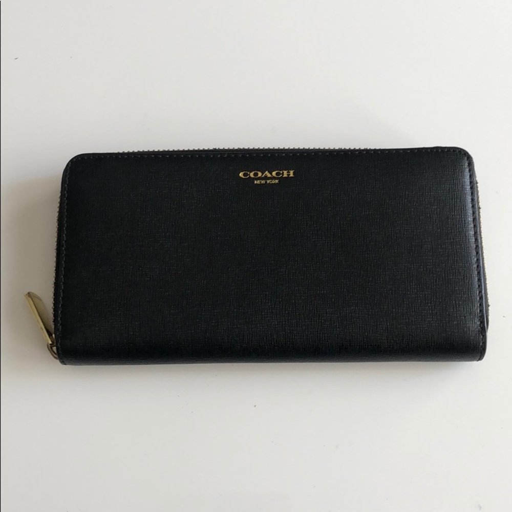 Coach Continental Zip Around wallet